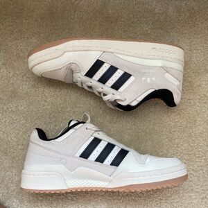 Adidas forum low cl womens sneakers size us 10